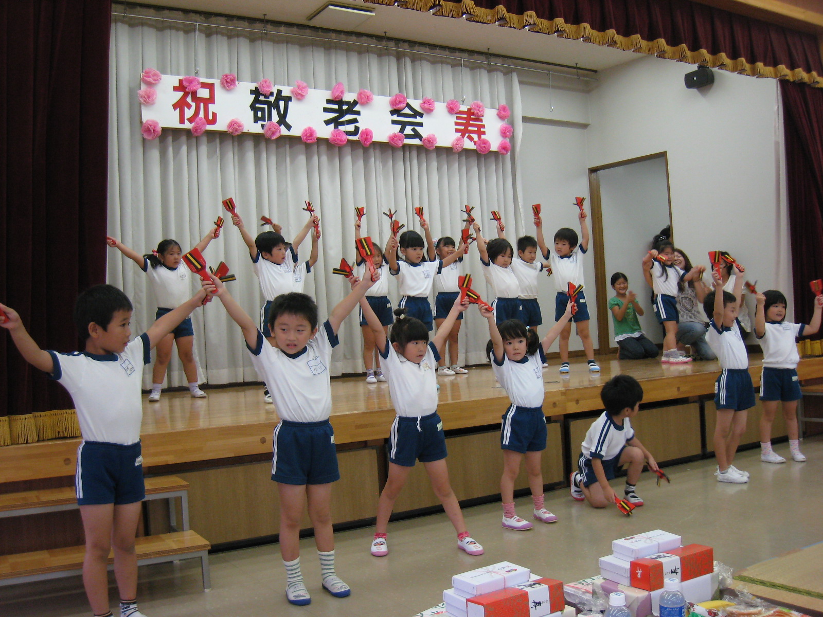 ����������