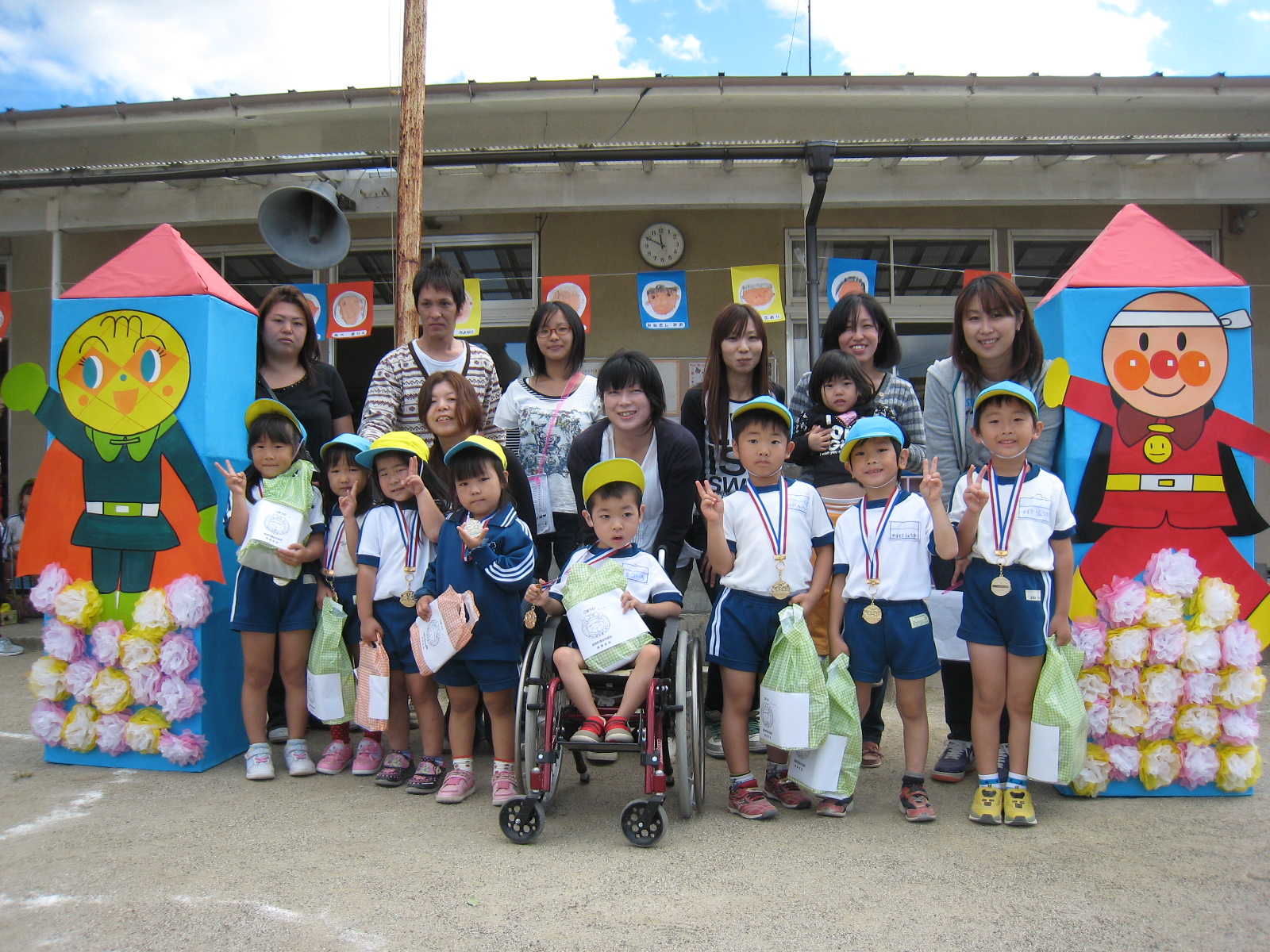 ����������