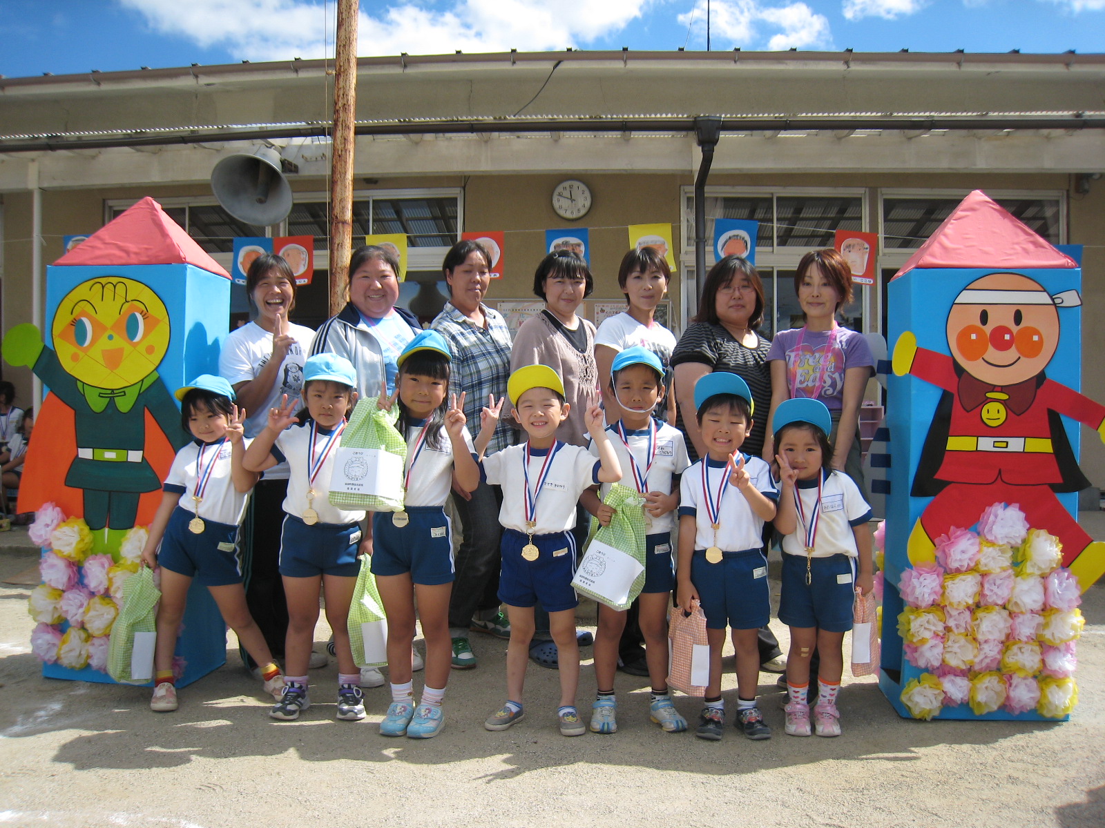 ����������