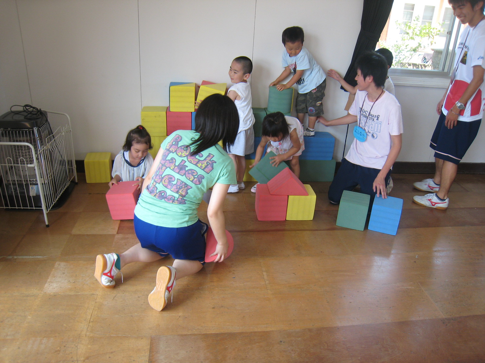 ����������