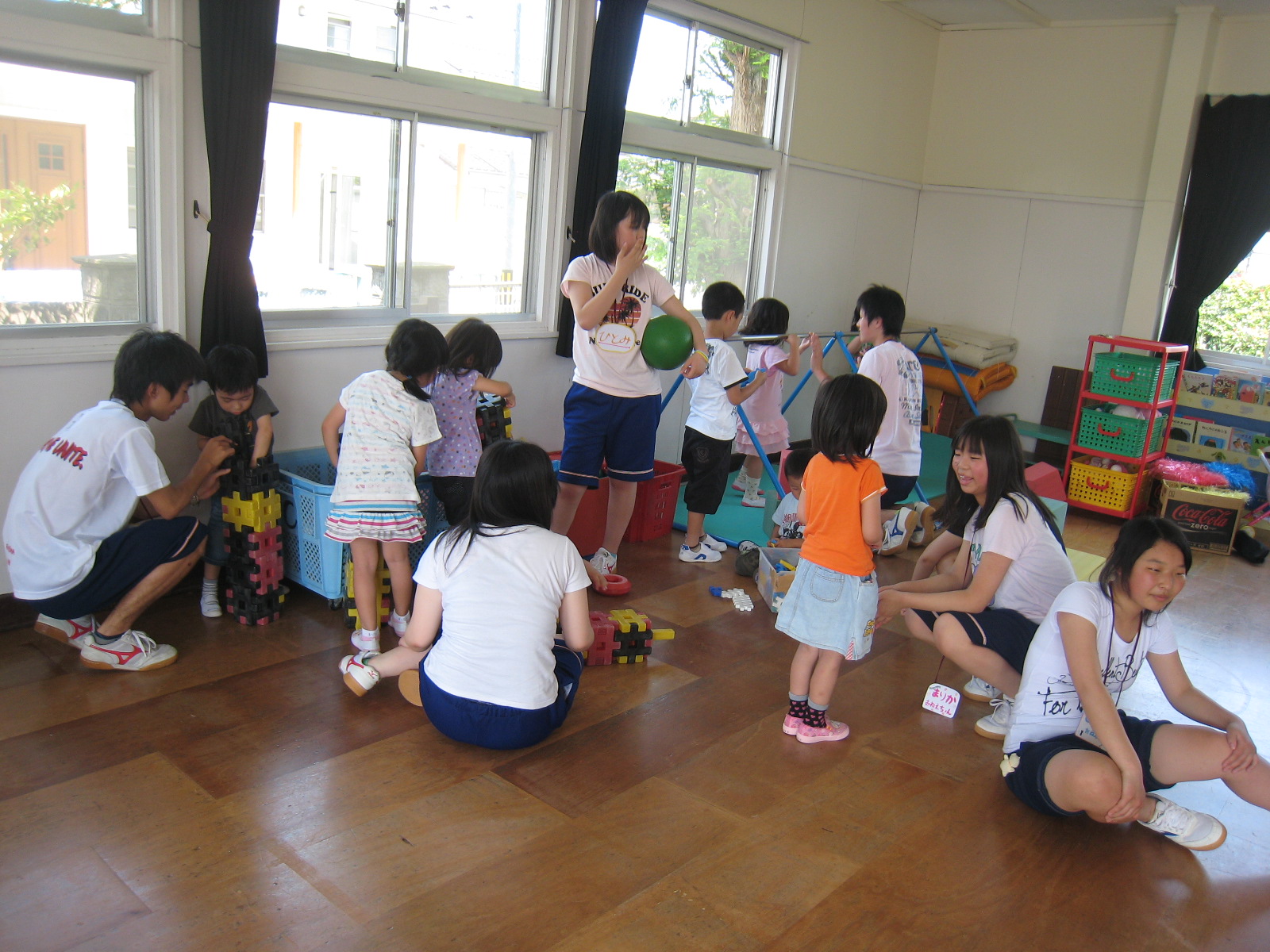 ����������