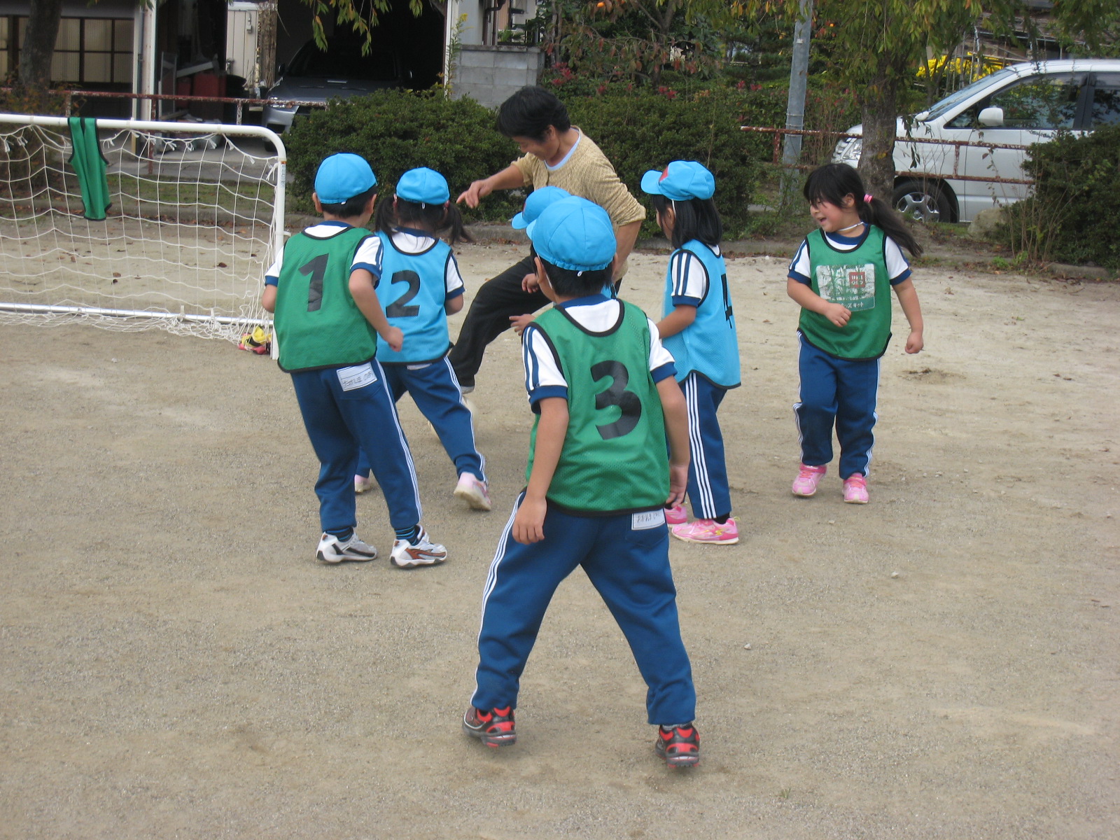 ����������