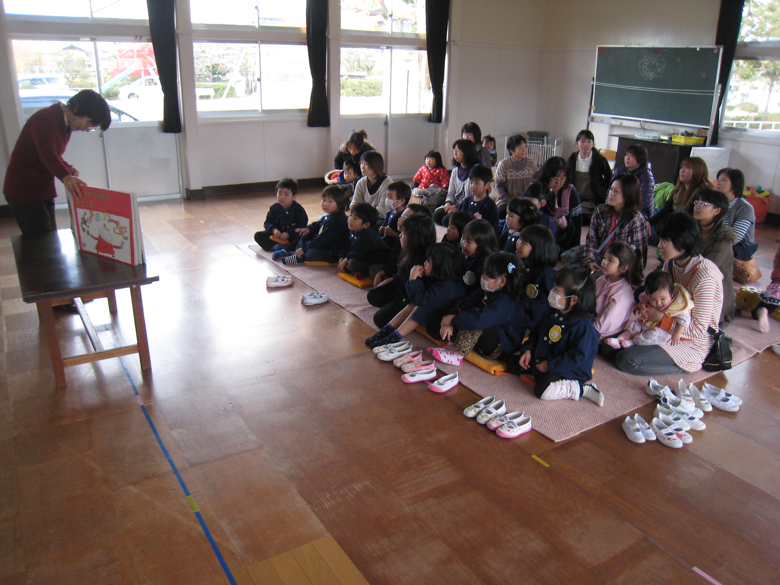 ����������