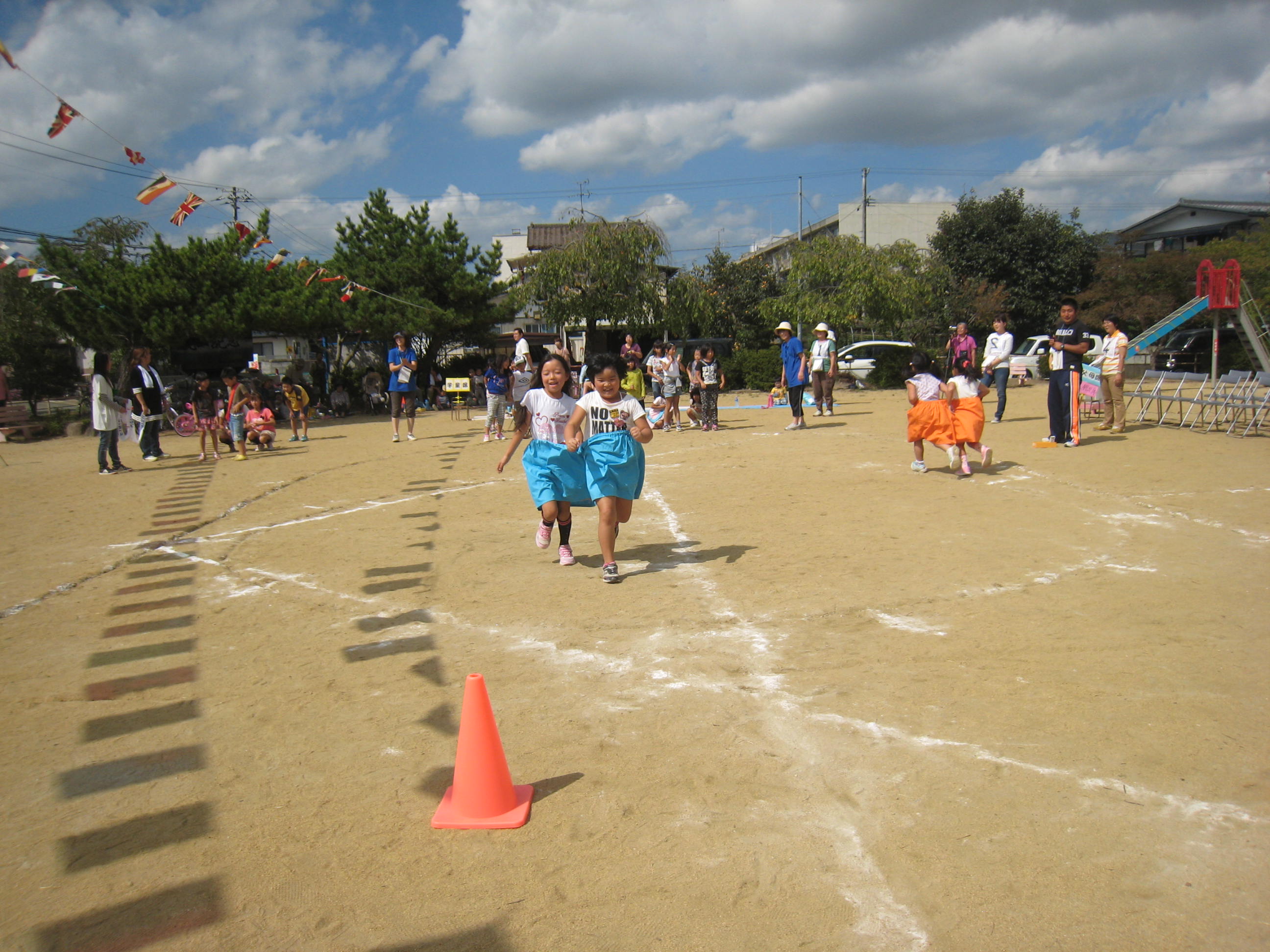 ����������