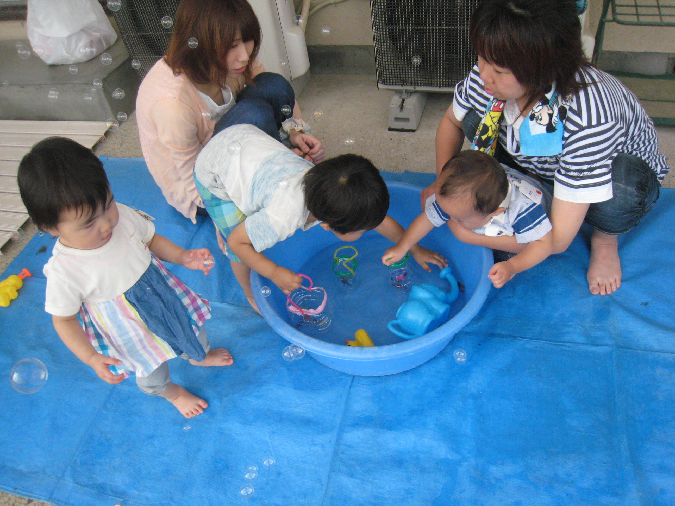 ����������