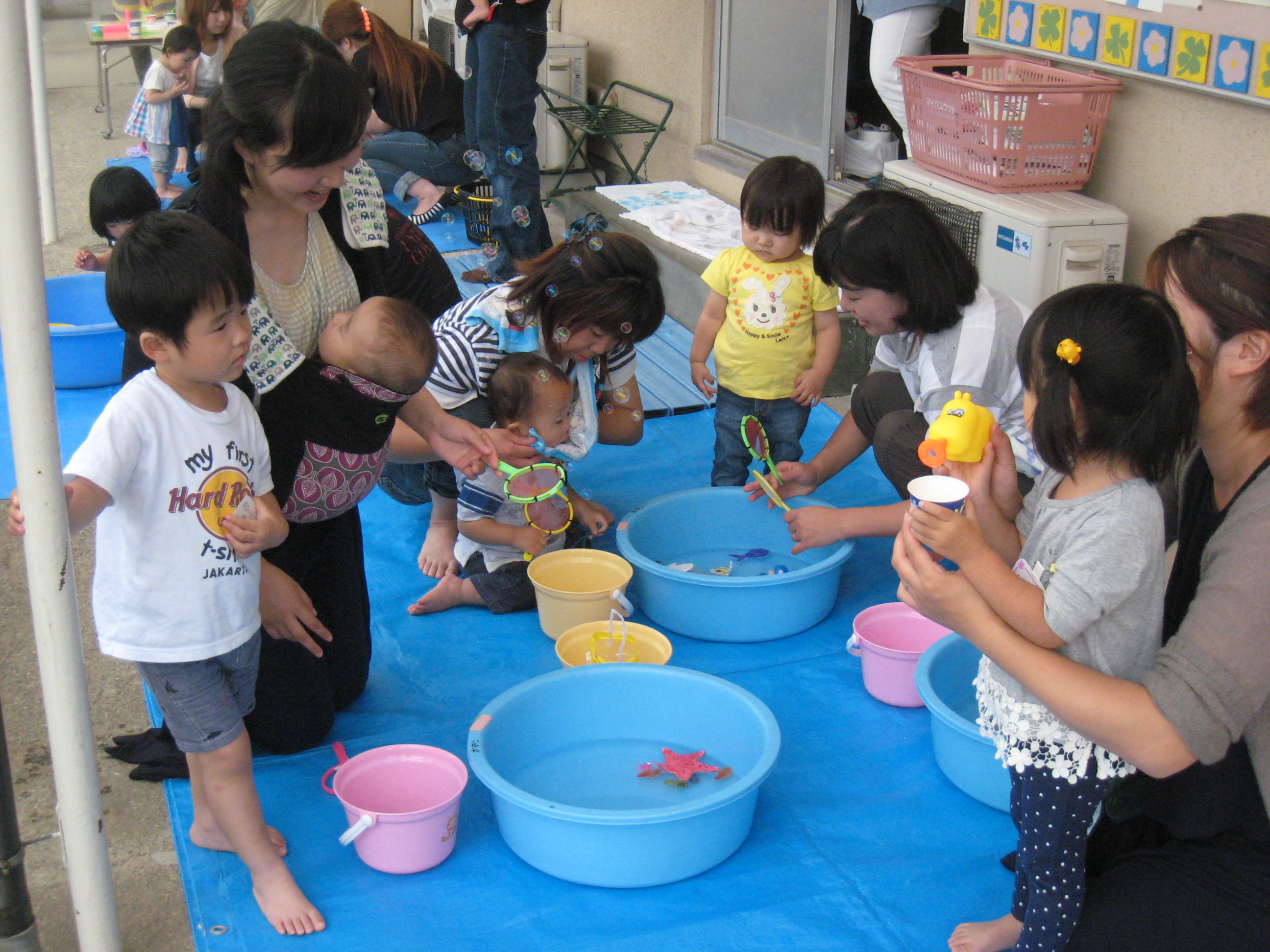 ����������