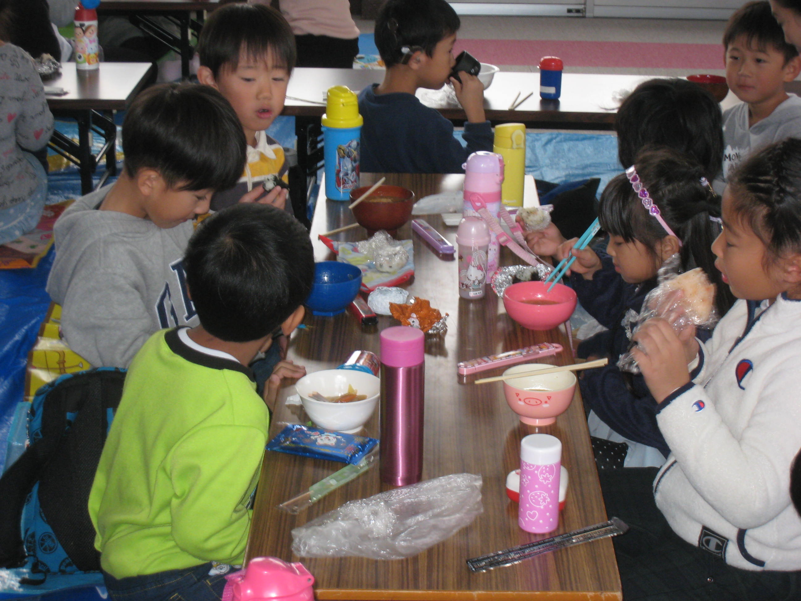 ����������