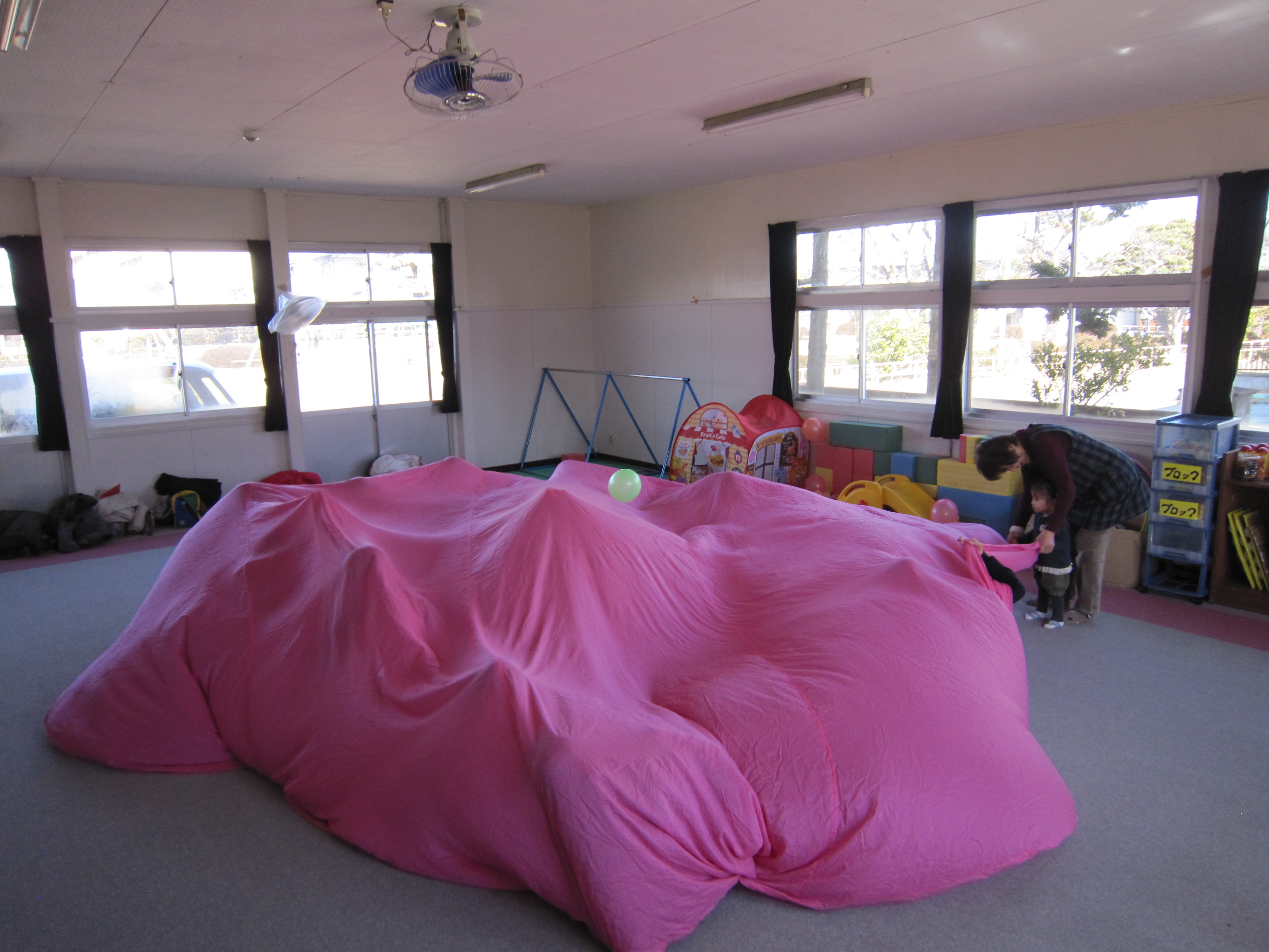 ����������