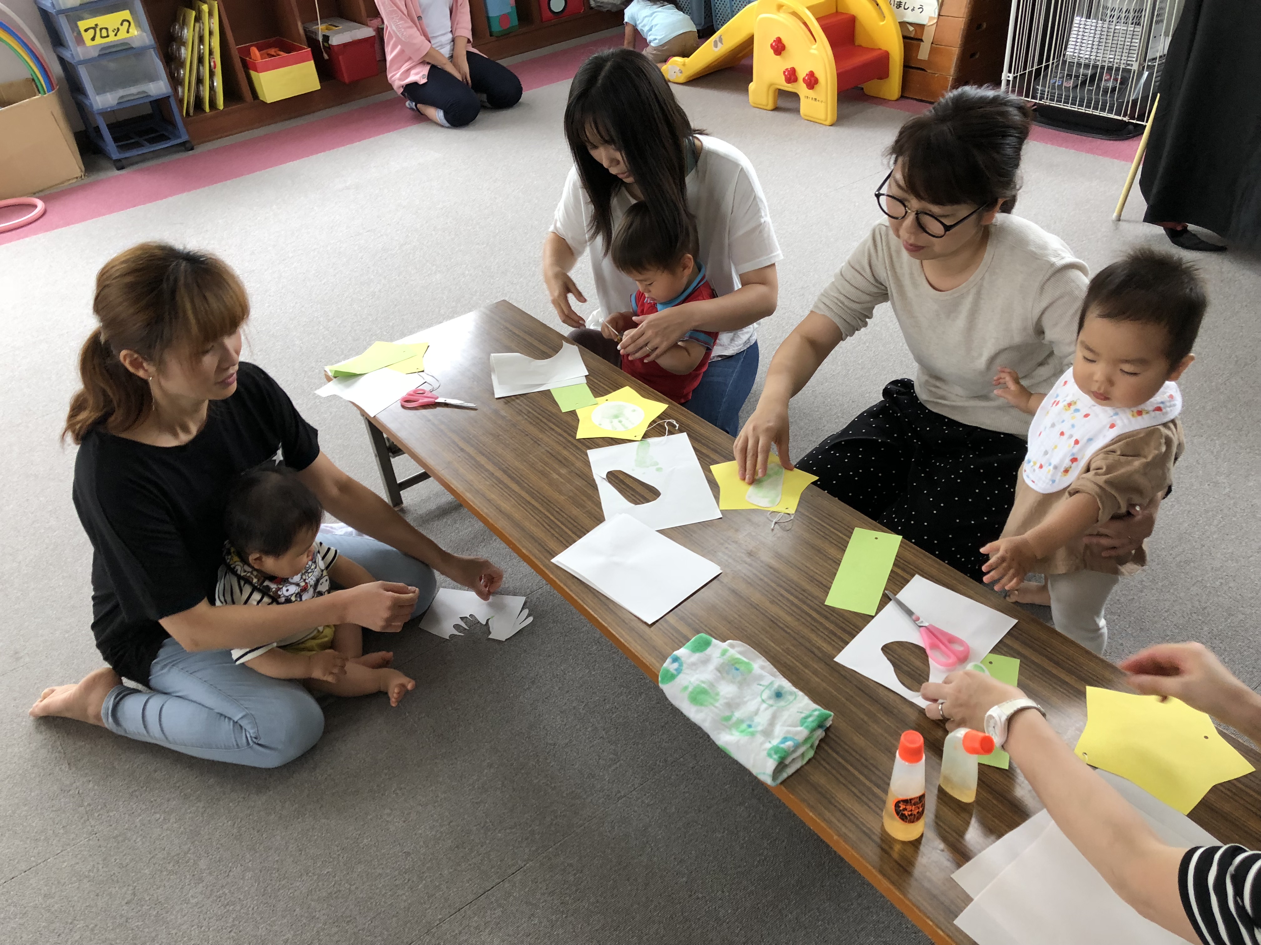 ����������