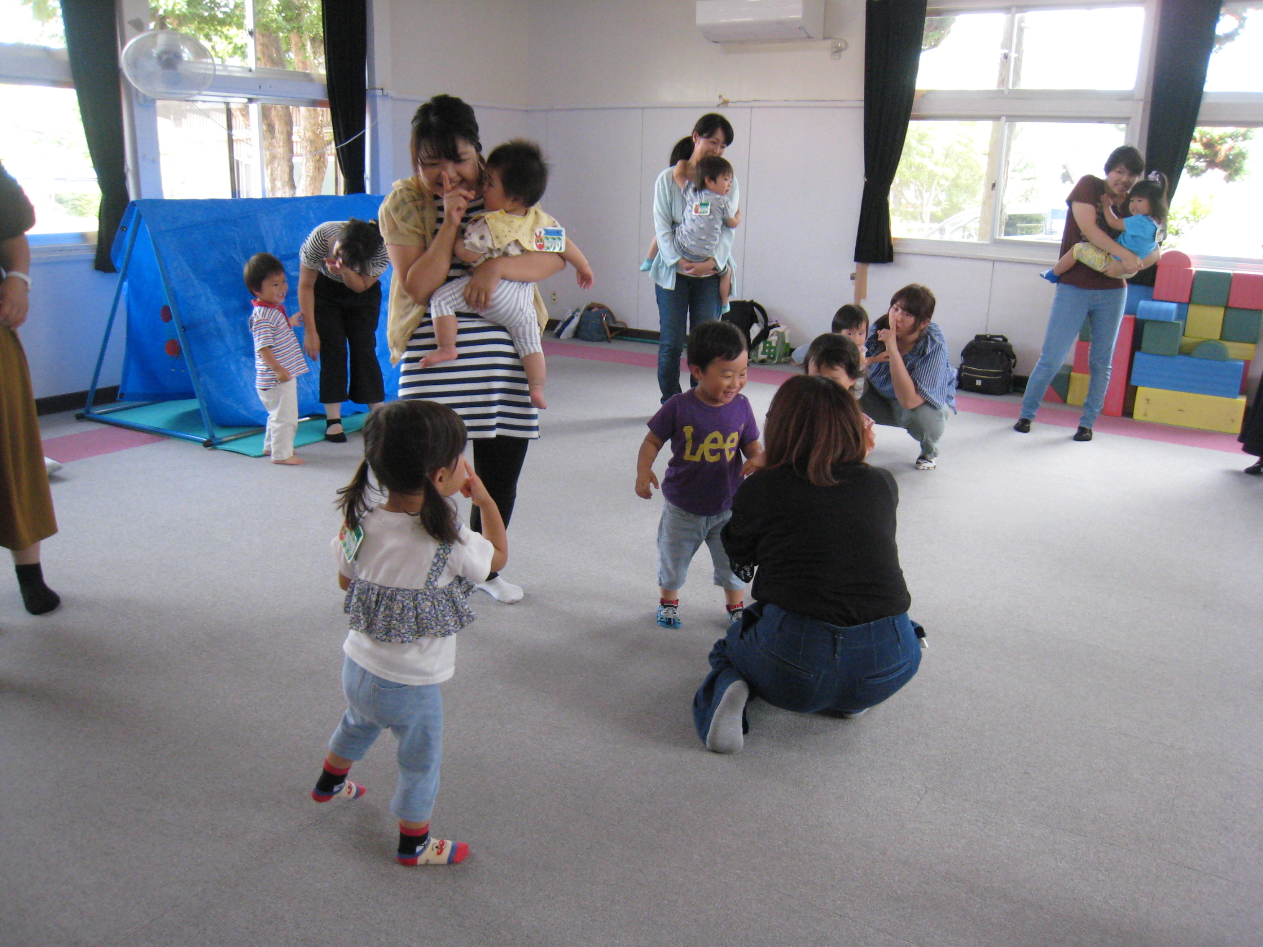 ����������