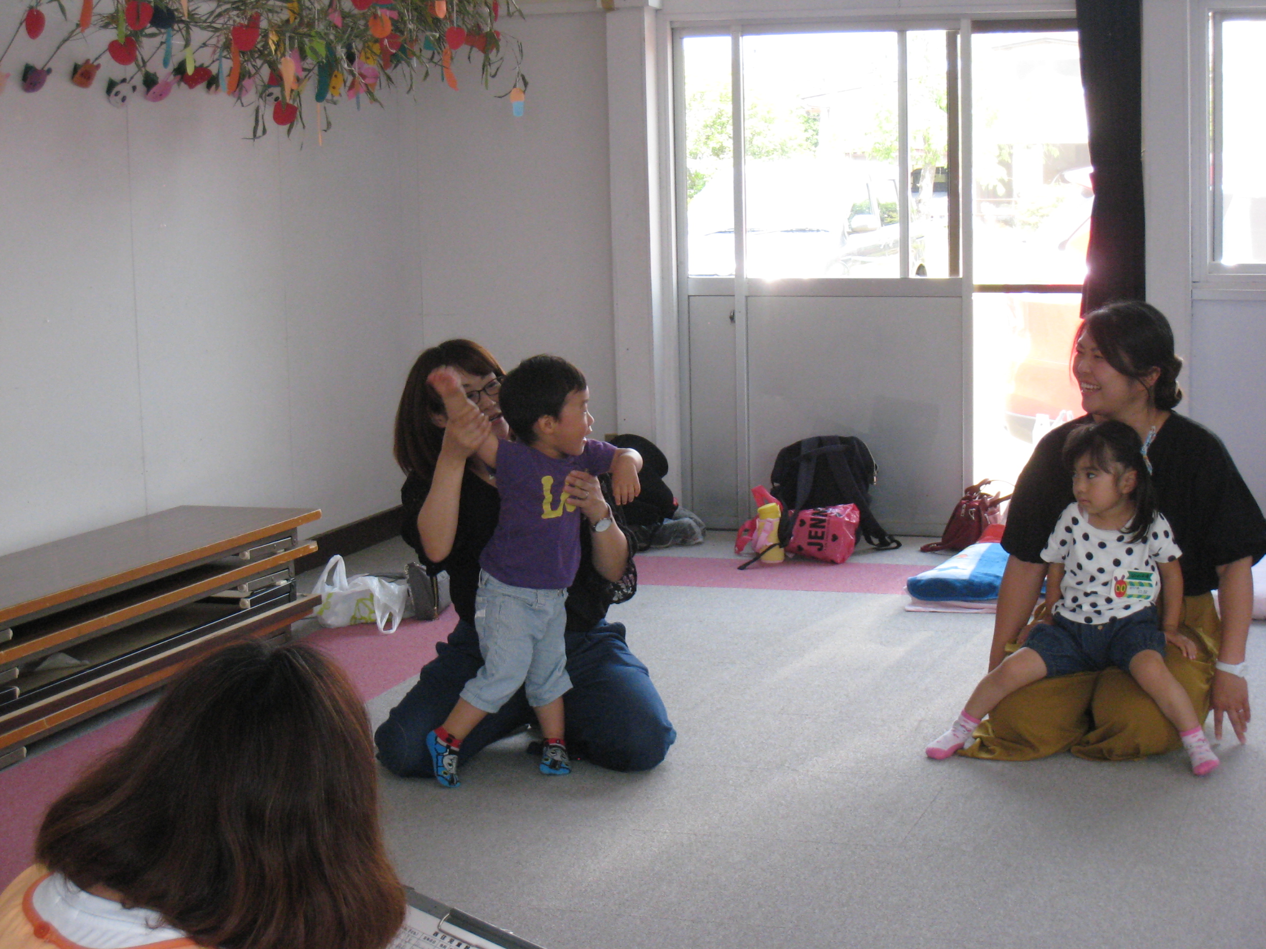 ����������